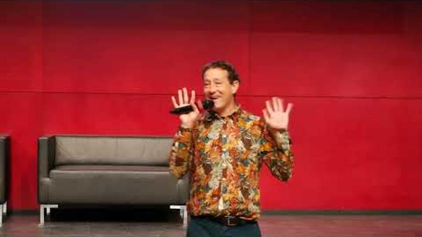 Preview image for the video "Theaterpädagogische Methoden mit Olivier Malcor".